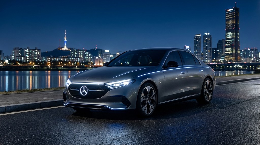 2026 메르세데스-벤츠 일렉트릭 C클래스 서울 세계 최초 공개 - KCC오토그룹 플러스렌터카